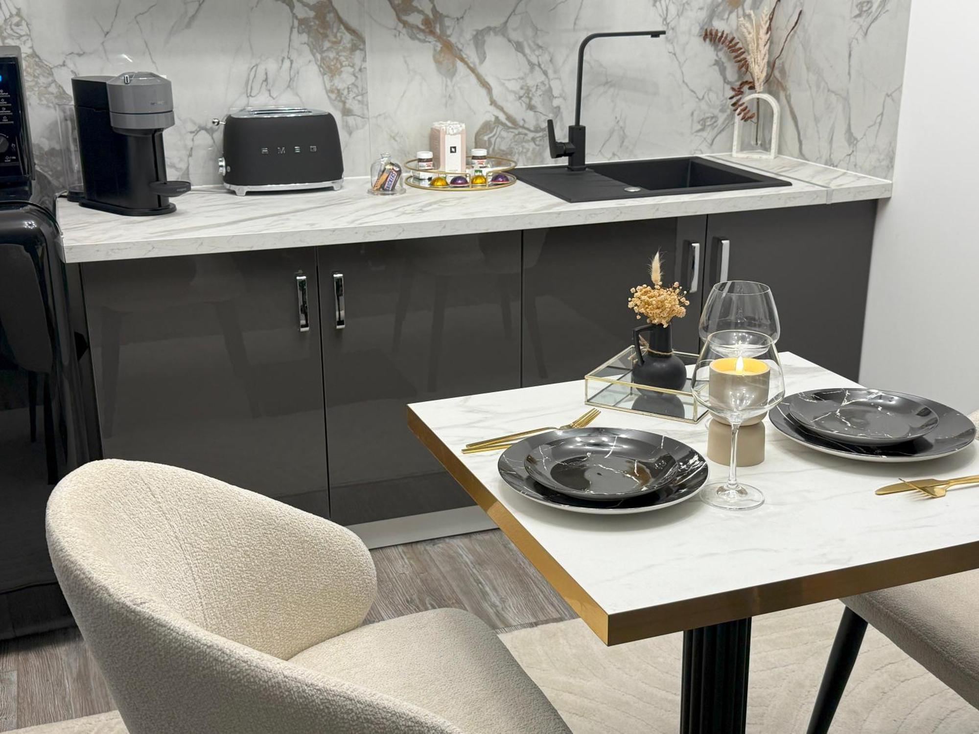 La Geneve - Jacuzzi Prive & Sejour Luxe Apartment Gaillard