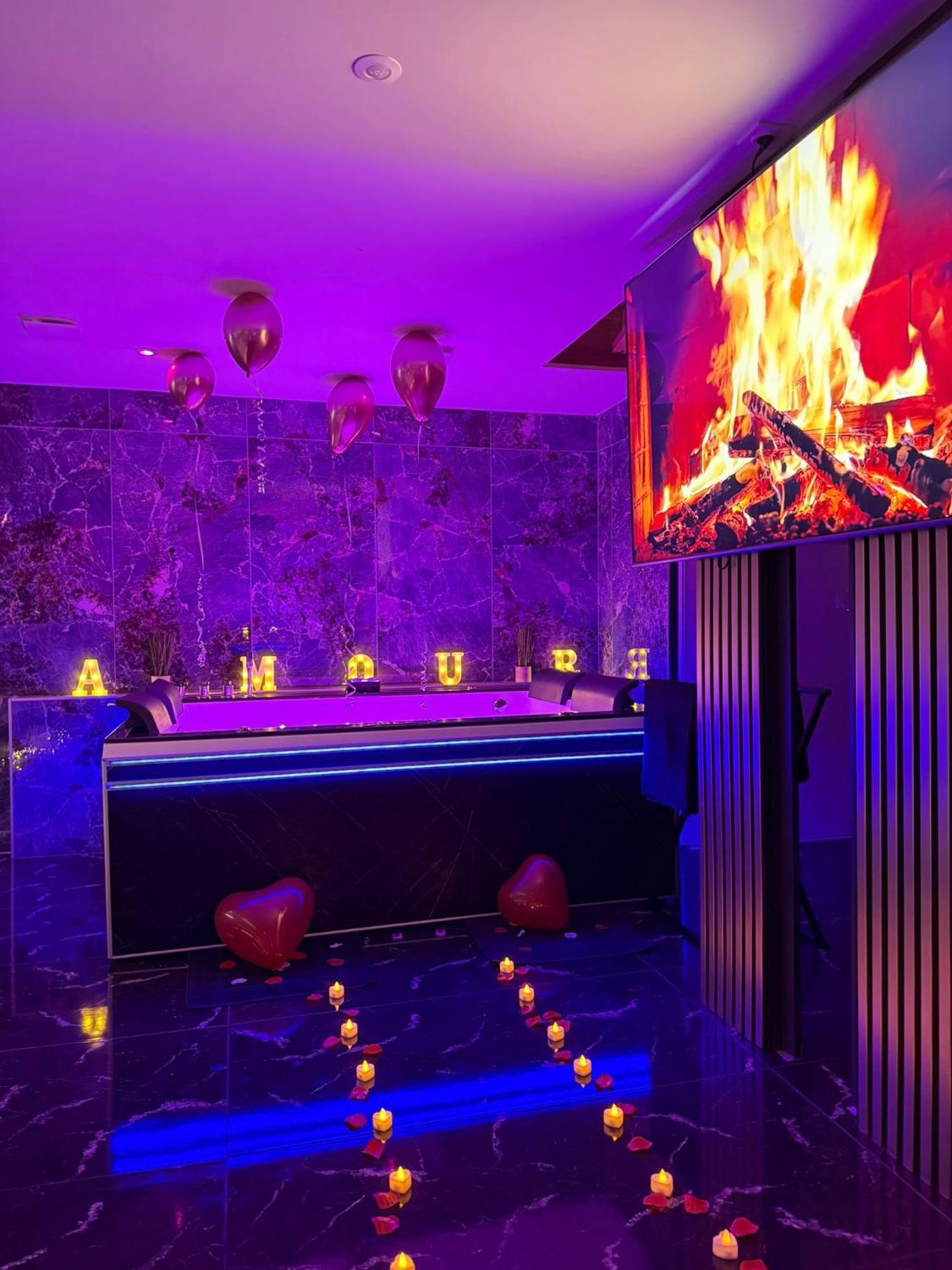 La Geneve - Jacuzzi Prive & Sejour Luxe Apartment